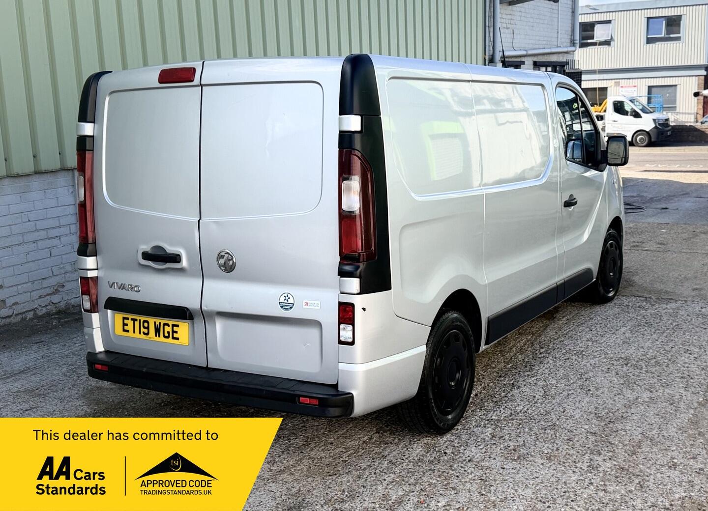 Vauxhall Vivaro Right Side